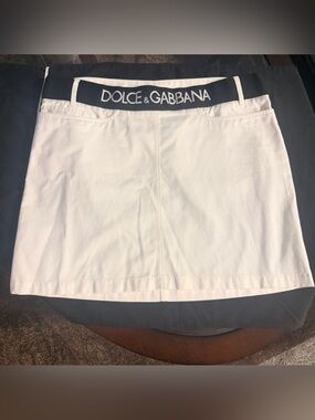 Dolce & Gabbana mini skirt White Cotton Top with Navy Logo Label